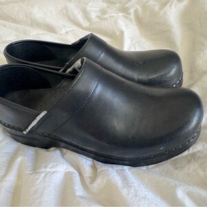 Dansko black cogs size 38